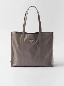 Prada Большая кожаная сумка-тоут Pewter - фото 1