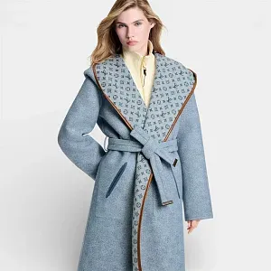 Louis Vuitton Двубортное пальто с капюшоном - фото 2