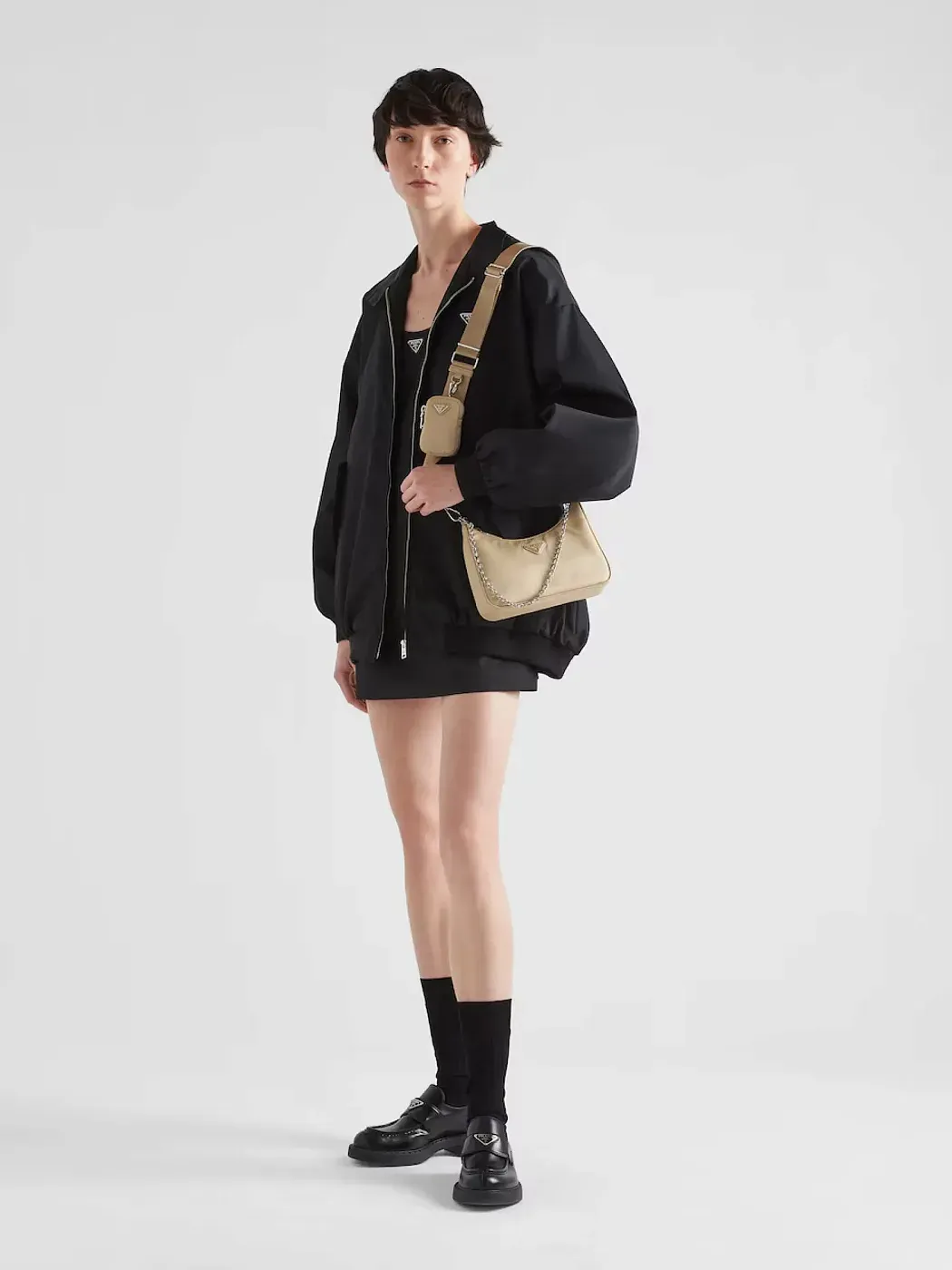 Prada Сумка Re-Edition 2005 из Re-Nylon Desert Beige - фото 2