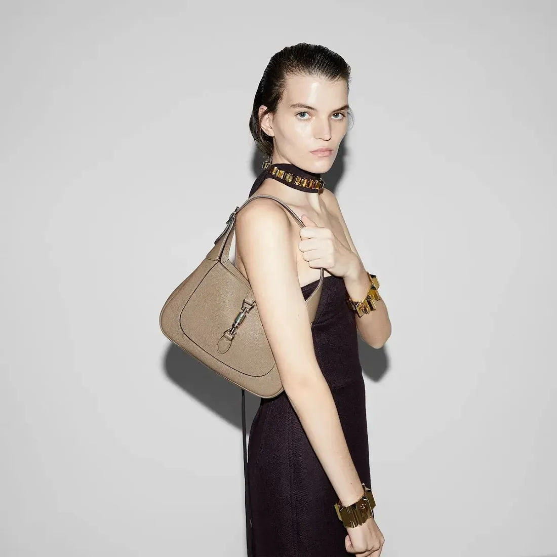 Gucci Сумка Jackie 1961 на плечо Taupe - фото 2