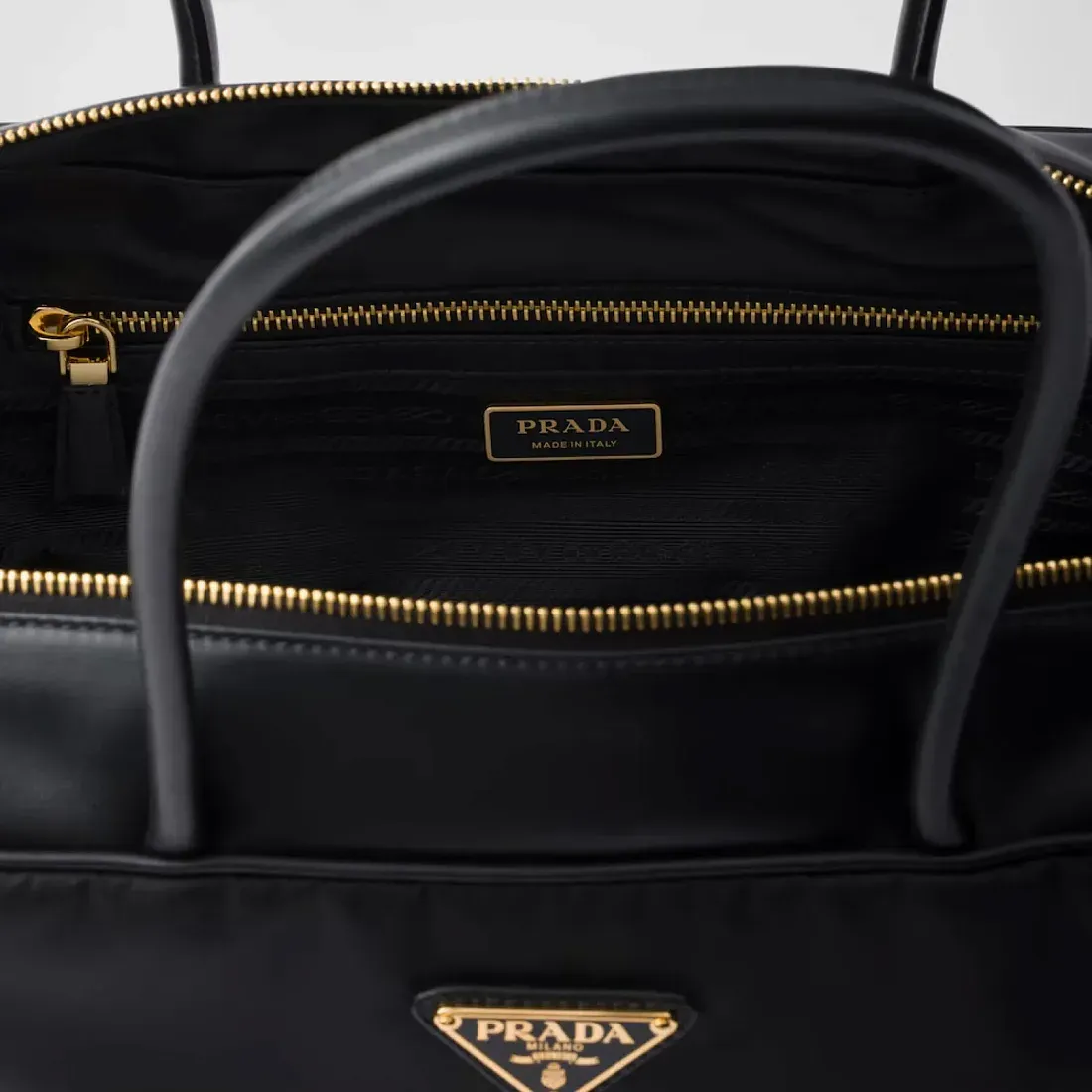 Prada Большая сумка с верхними ручками из Re-Nylon и кожи с замком - фото 7