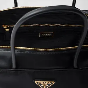 Prada Большая сумка с верхними ручками из Re-Nylon и кожи с замком - фото 7