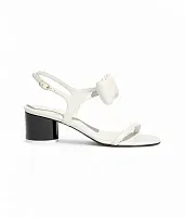 Chanel Кожаные сандалии White - фото 1