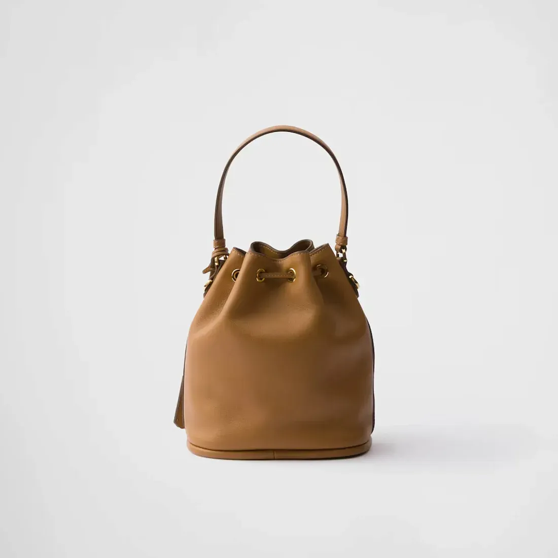 Prada Кожаная мини-сумка Caramel - фото 3
