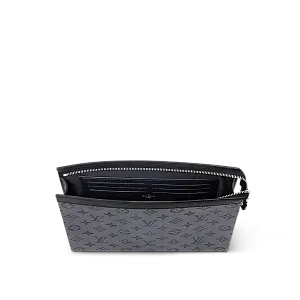 Louis Vuitton Клатч Voyage - фото 9