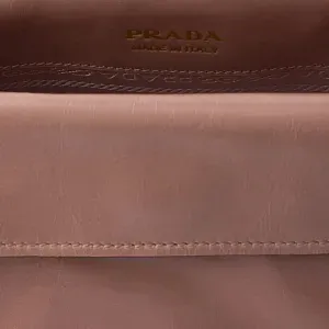 Prada Кожаная сумка через плечо Lily-Of-The-Valley - фото 5