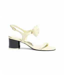 Chanel Кожаные сандалии Light Yellow - фото 1