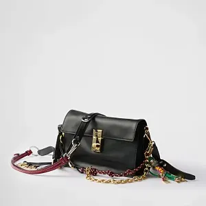 Prada Маленькая сумка Soft Sound из кожи с декоративными подвесками Black - фото 8