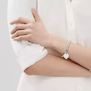 Tiffany & Co. Браслет Heart-shaped plaque bracelet in 925 sterling silver and diamond Medium - фото 2