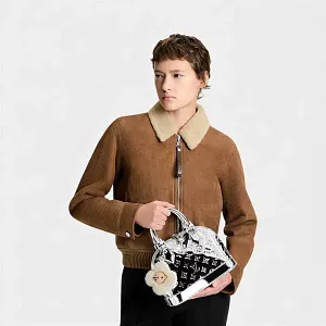 Louis Vuitton Брелок для сумки Vivienne Shearlin - фото 2