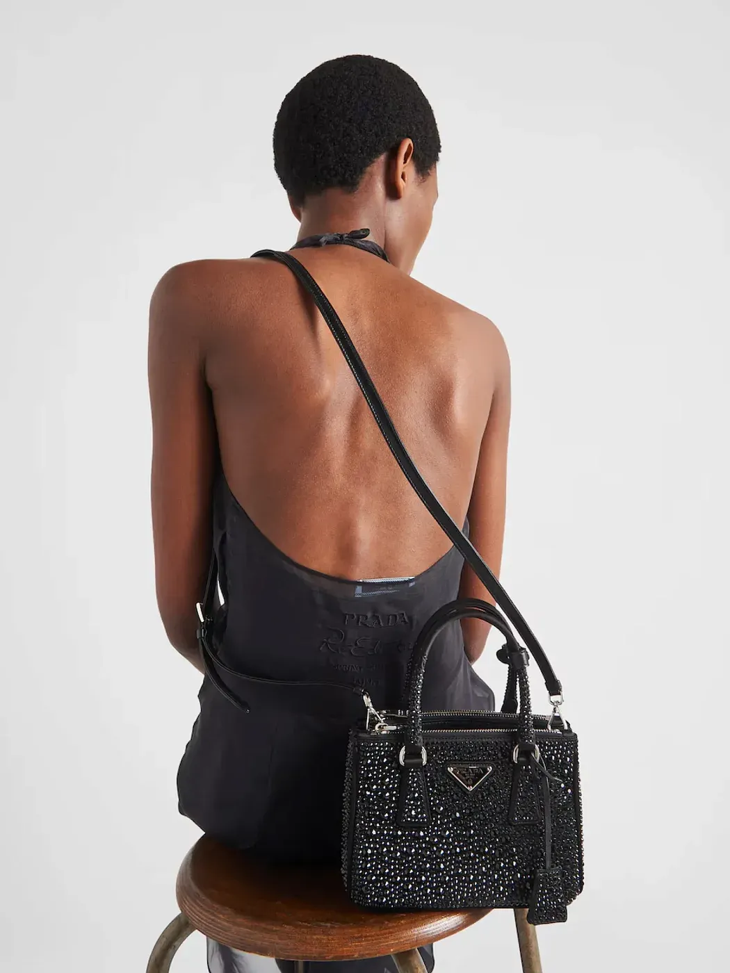 Prada Мини-сумка Galleria из атласа с кристаллами Black - фото 9