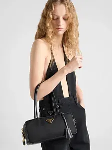 Prada Маленькая сумка-саквояж из материала Re-Nylon и кожи с замком - фото 8