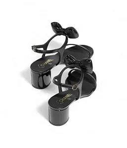 Chanel Кожаные сандалии Black - фото 2