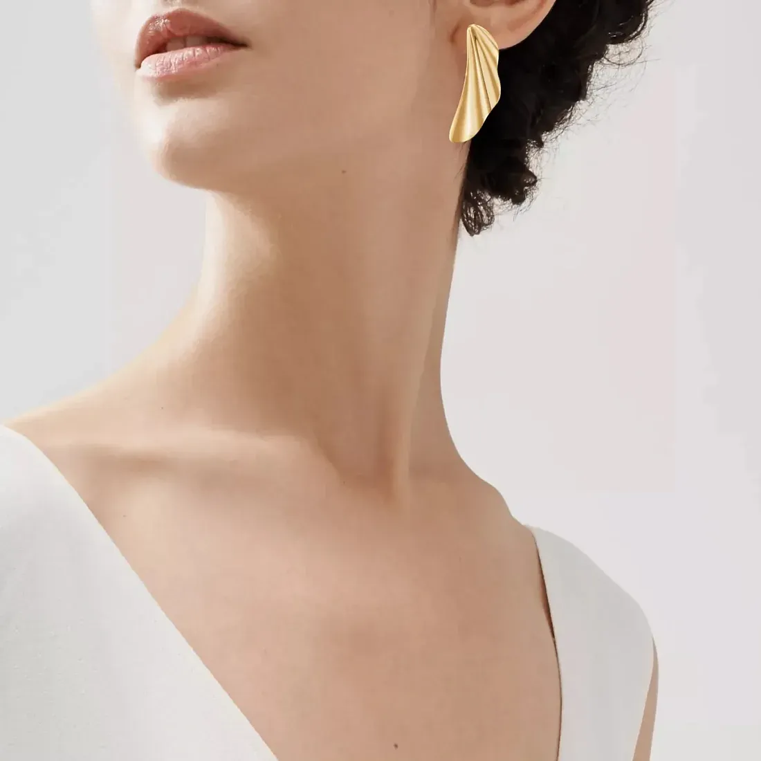 Tiffany & Co. Серьги Elsa Peretti High Tide Earrings Yellow Gold - фото 2