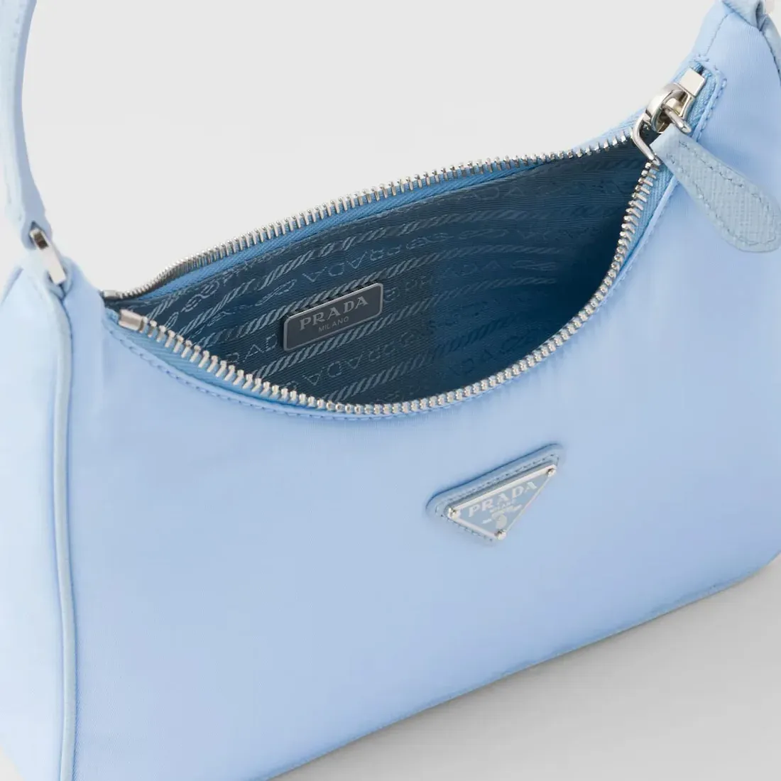 Prada Мини-сумка Re-Edition 2005 из Re-Nylon и сафьяновой кожи Light Blue - фото 7