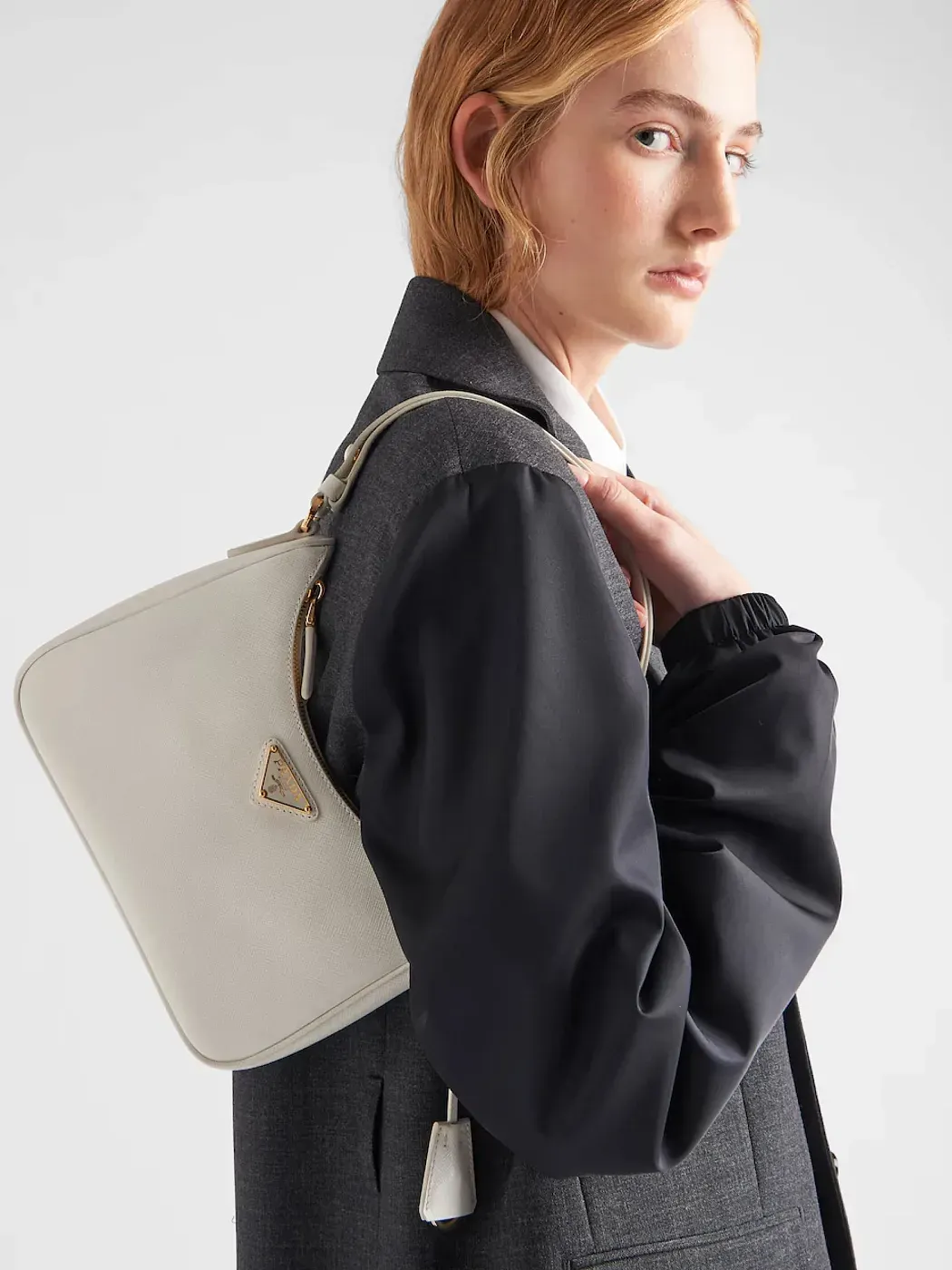 Prada Мини-сумка Re-Edition из сафьяновой кожи White - фото 8