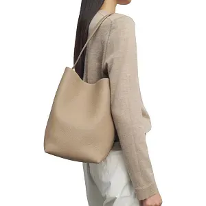 The Row Сумка Medium NS Park Tote Black из кожи Dark Taupe - фото 2
