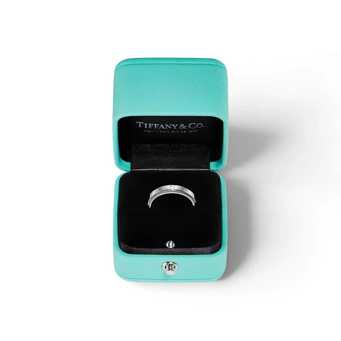 Tiffany & Co. Обручальное кольцо Together Milgrain Band Ring in Platinum with a Diamond, 4 mm Wide - фото 4