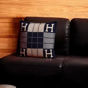 Hermès Подушка Avalon 52 см Ecru Caban - фото 2