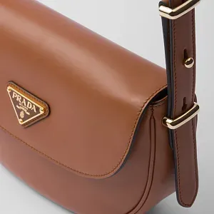 Prada Кожаная сумка Arque с клапаном Cognac - фото 8