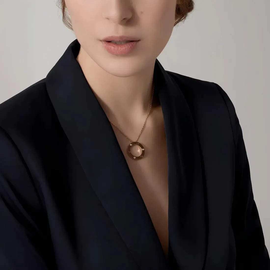 Cartier Кулон Love, 3 diamonds Yellow Gold - фото 2