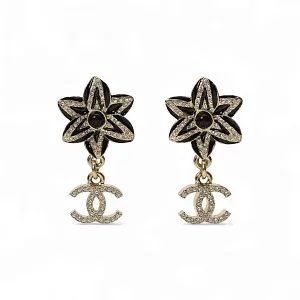 Chanel Серьги-гвоздики Flower Motif - фото 1