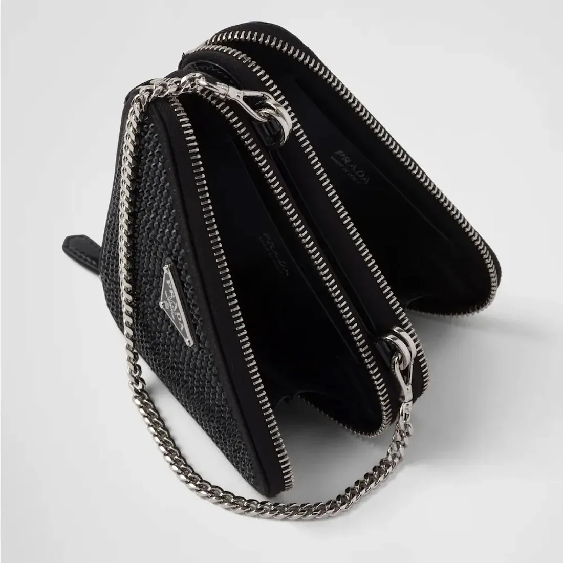 Prada Треугольная мини-сумка из атласа и кожи с декором Black - фото 6