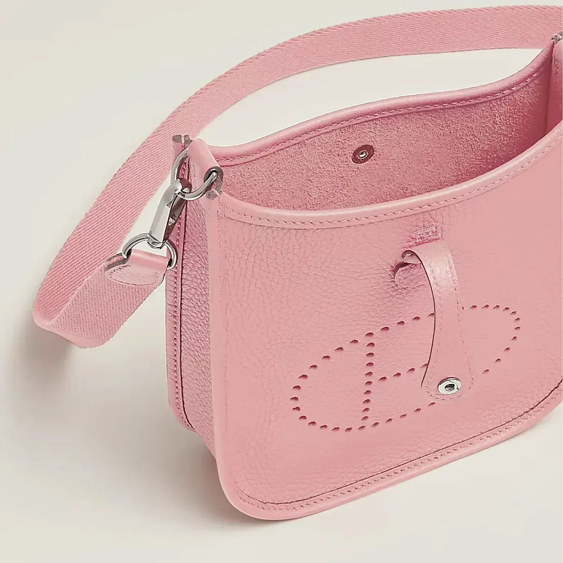 Hermès Сумка Evelyne 16 Rose Sakura Clemence Palladium Hardware - фото 3