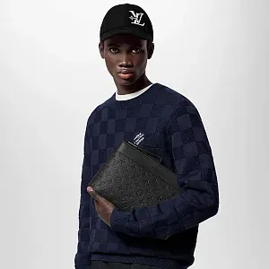 Louis Vuitton Клатч Pochette Voyage MM - фото 2