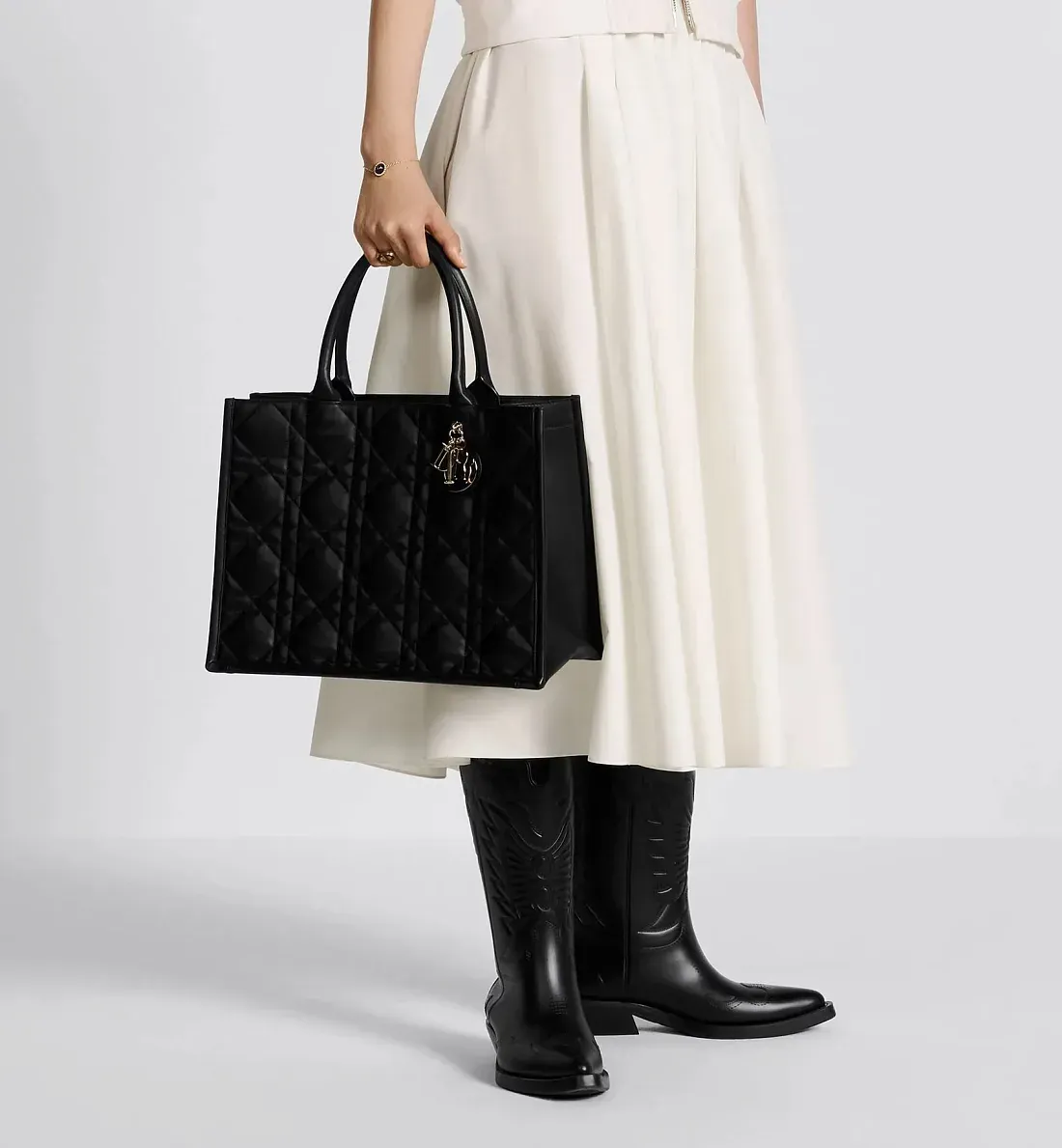 Dior Сумка Book Tote calfskin среднего формата Black - фото 2