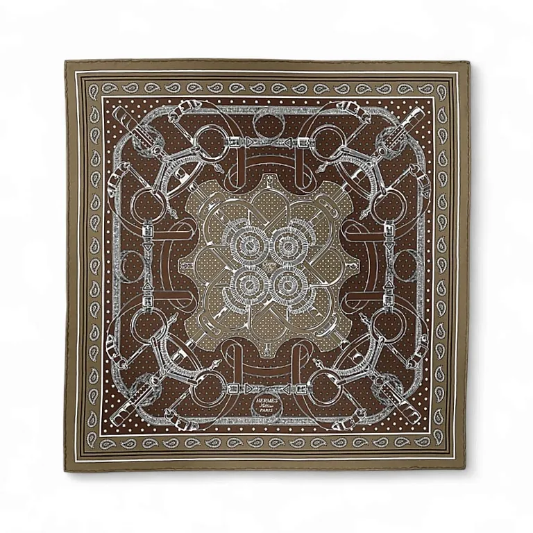 Шелковая бандана Eperon d'Or 55 Hermes Etoupe / Chocolat / Blanc - фото 1