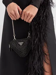 Prada Треугольная мини-сумка из атласа и кожи с декором Black - фото 2