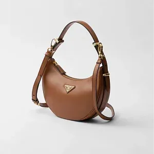 Prada Маленькая кожаная сумка через плечо Arque Cognac - фото 3