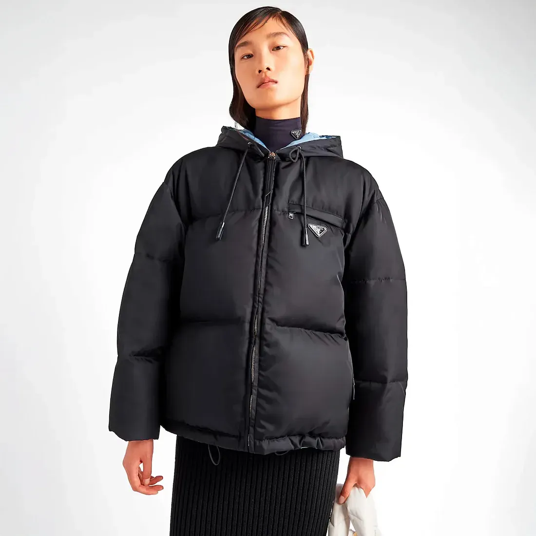 Prada Пуховая куртка с капюшоном из габардина Re-Nylon - фото 4