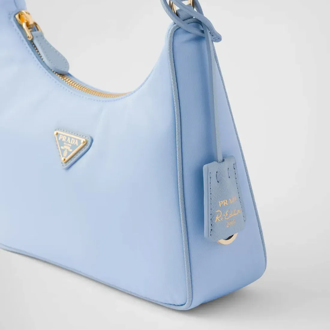 Prada Мини-сумка Re-Edition 2005 из Re-Nylon и сафьяновой кожи Pale Blue - фото 6