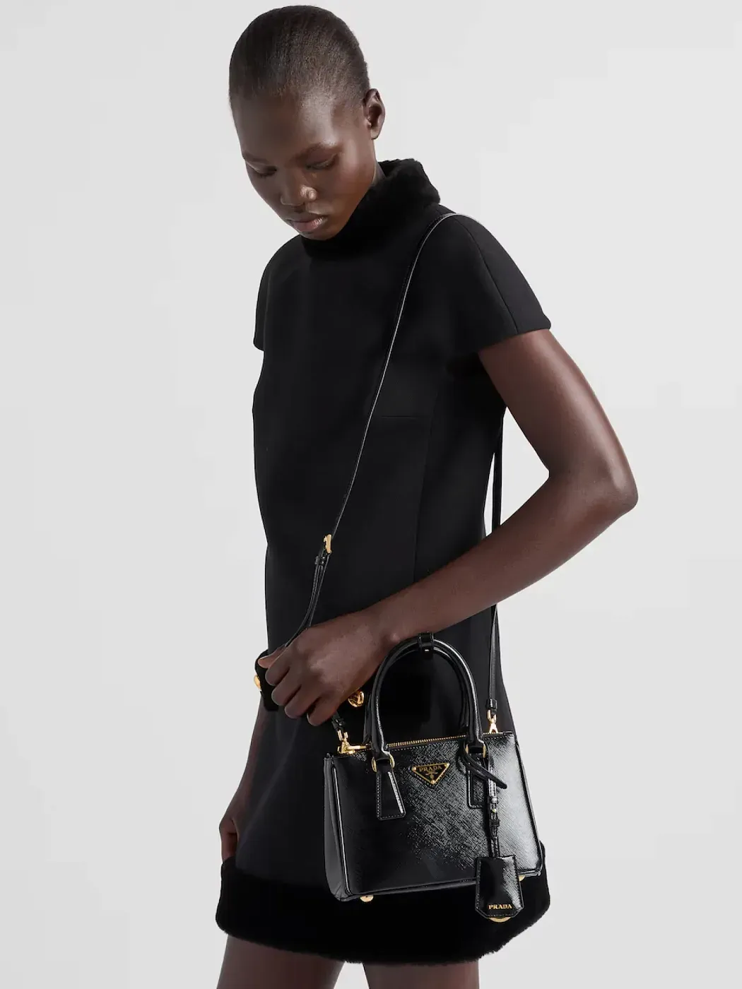 Prada Мини-сумка Galleria из лакированной сафьяновой кожи Black - фото 5