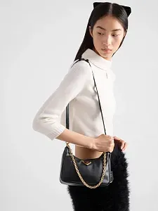 Prada Кожаная мини-сумка Re-Edition Black - фото 6