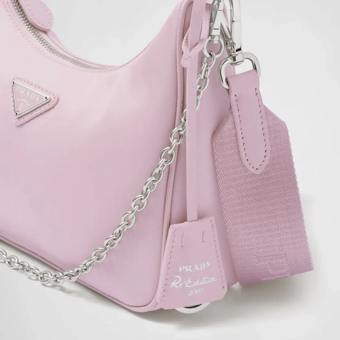 Prada Сумка Re-Edition 2005 из Re-Nylon Alabaster Pink - фото 5