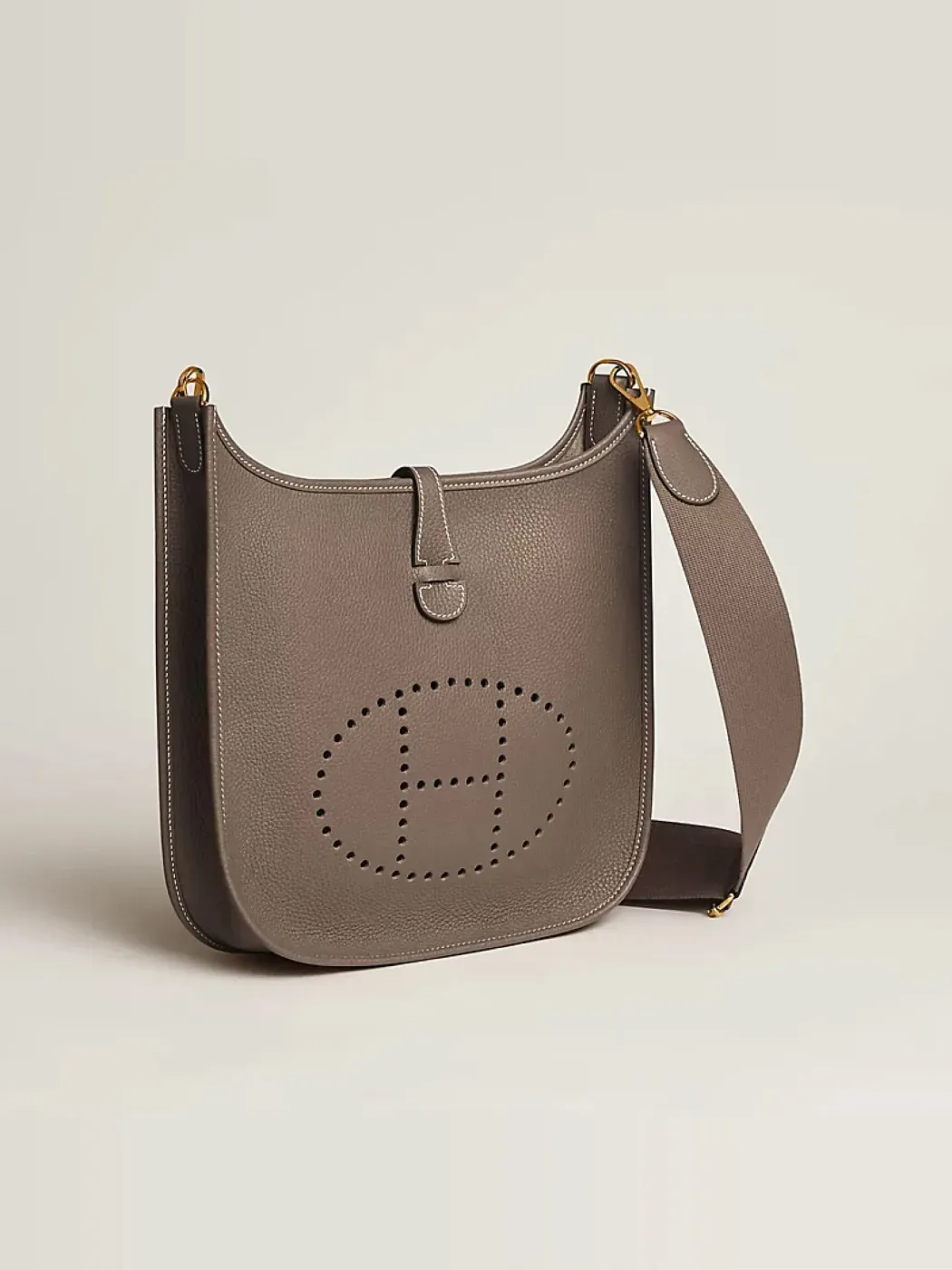 Hermès Сумка Evelyne 29 Etoupe Clemence Gold Hardware - фото 2