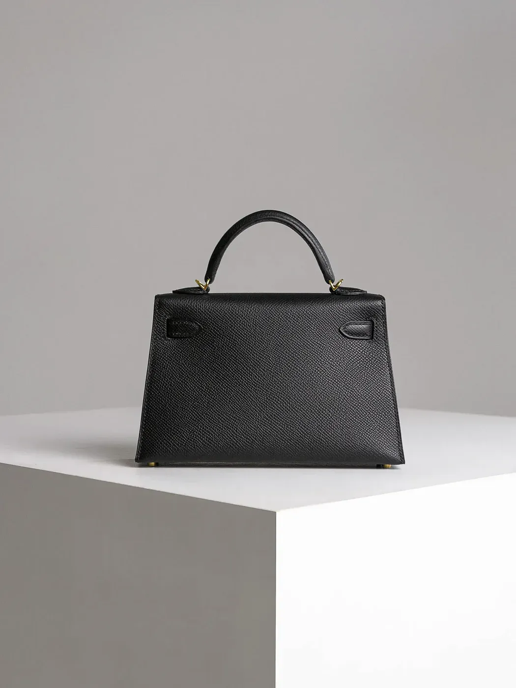 Hermès Сумка Kelly 20 Mini Black Epsom Gold Hardware - фото 4