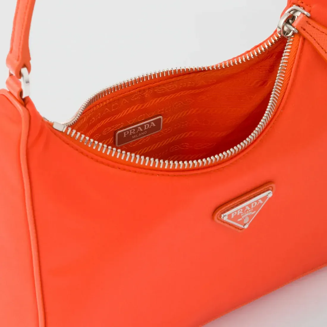 Prada Мини-сумка Re-Edition 2005 из Re-Nylon и сафьяновой кожи Orange - фото 5