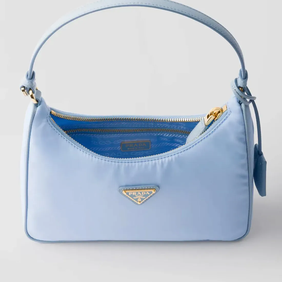 Prada Mини-сумка из Re-Nylon и сафьяновой кожи Re-Edition 2005 Pale Blue - фото 6