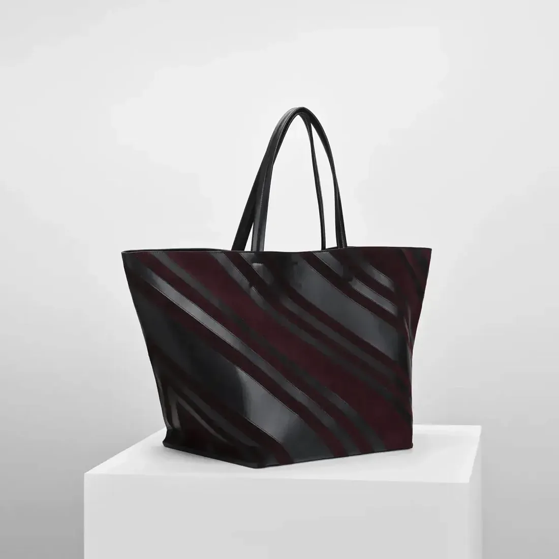 Phoebe Philo Сумка Cabas Black/Oxblood - фото 3