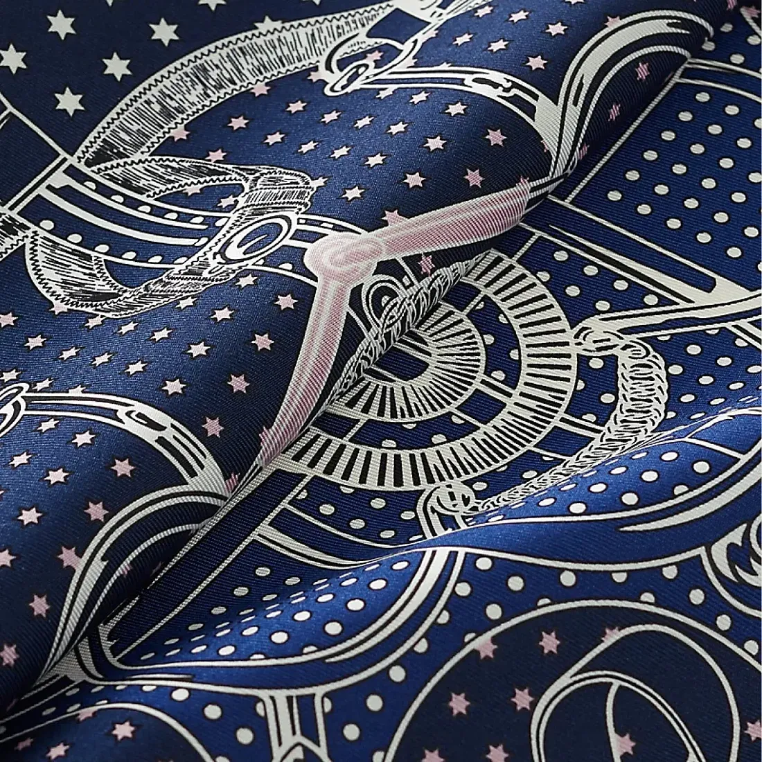 Hermès Шелковая бандана Eperon d'Or 55 Marine / Blanc / Noir - фото 3