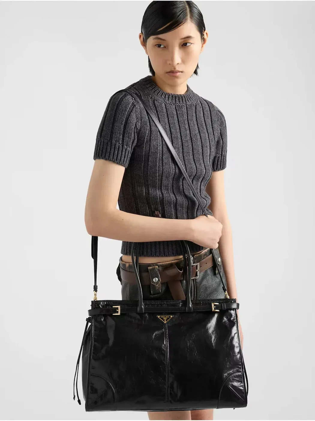 Prada Сумка большого размера из кожи Black - фото 2