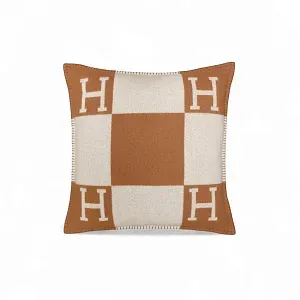 Hermès Подушка Avalon 50 см Ecru / Camel - фото 1
