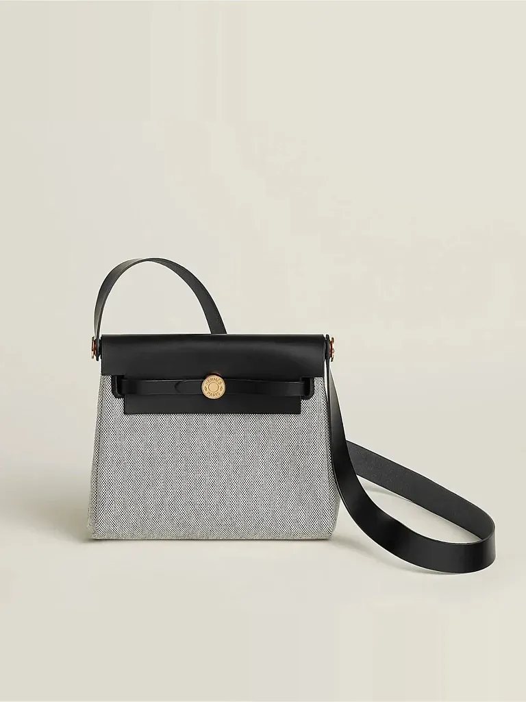 Сумка Hermes Herbag Zip 20 Noir Ecru Viking Canvas Hunter Gold Hardware - фото 1