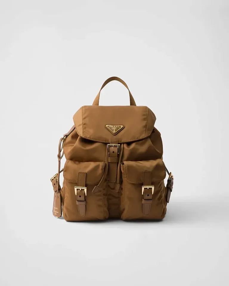 Маленький рюкзак Prada Re-Edition 1978 из нейлона Re-Nylon Brandy - фото 1