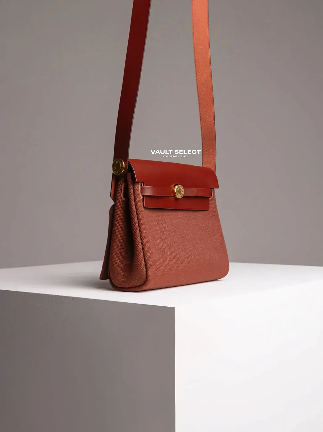 Hermès Сумка Herbag Zip 20 Rouge H Toile Militaire Vache Hunter Gold Hardware - фото 5