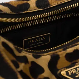 Prada Средняя сумка Aimee из кожи с леопардовым принтом - фото 7